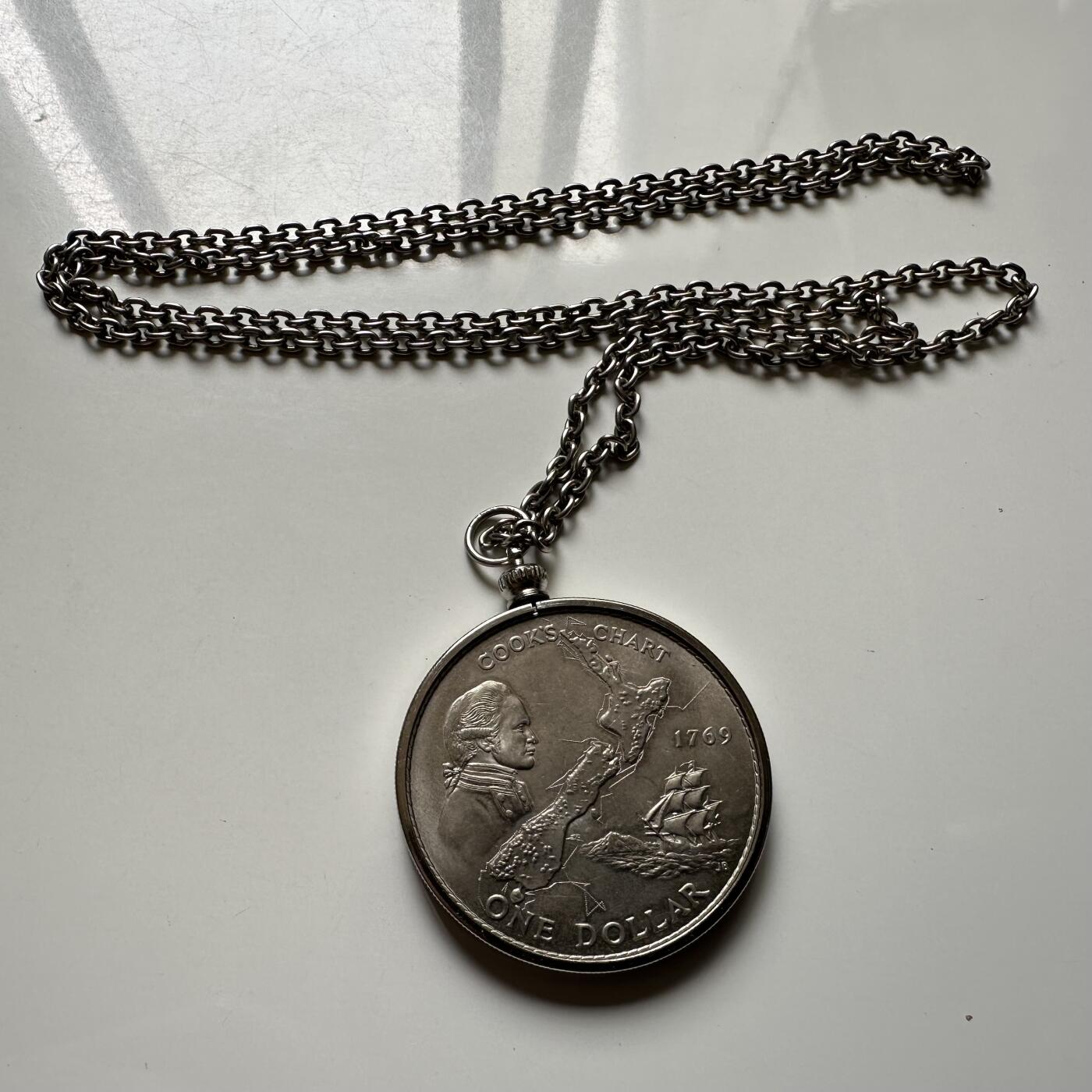 🌹外币初藏🌹🐯2026年第34场   每周二四六晚8️⃣点 接代拍 新西兰1969年库克船长克朗纪念币带活动扣挂链