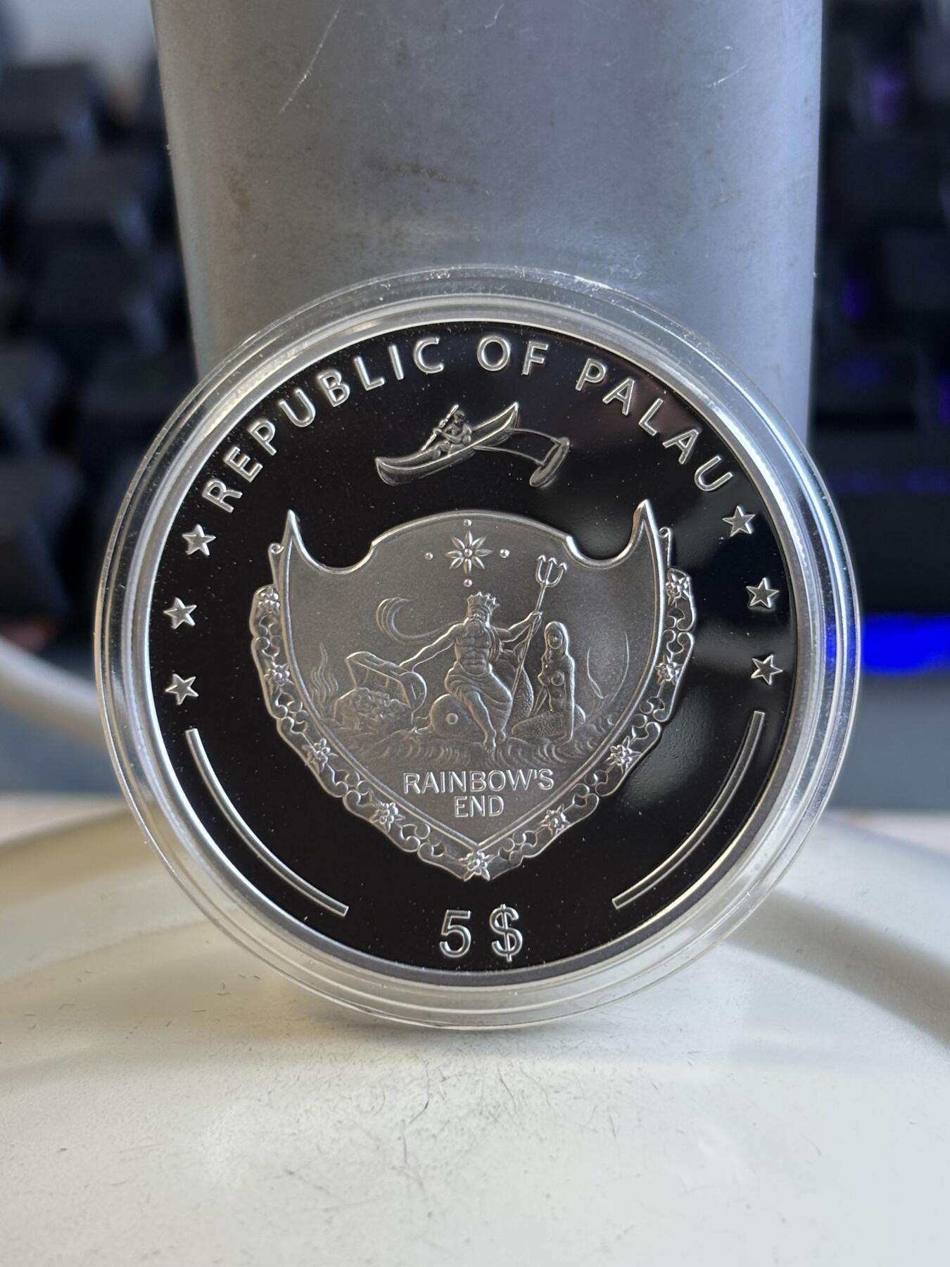 第195期拍卖 帕劳2006年镶嵌皮拉博图火山爆发岩25克银币，925银，发行2500枚