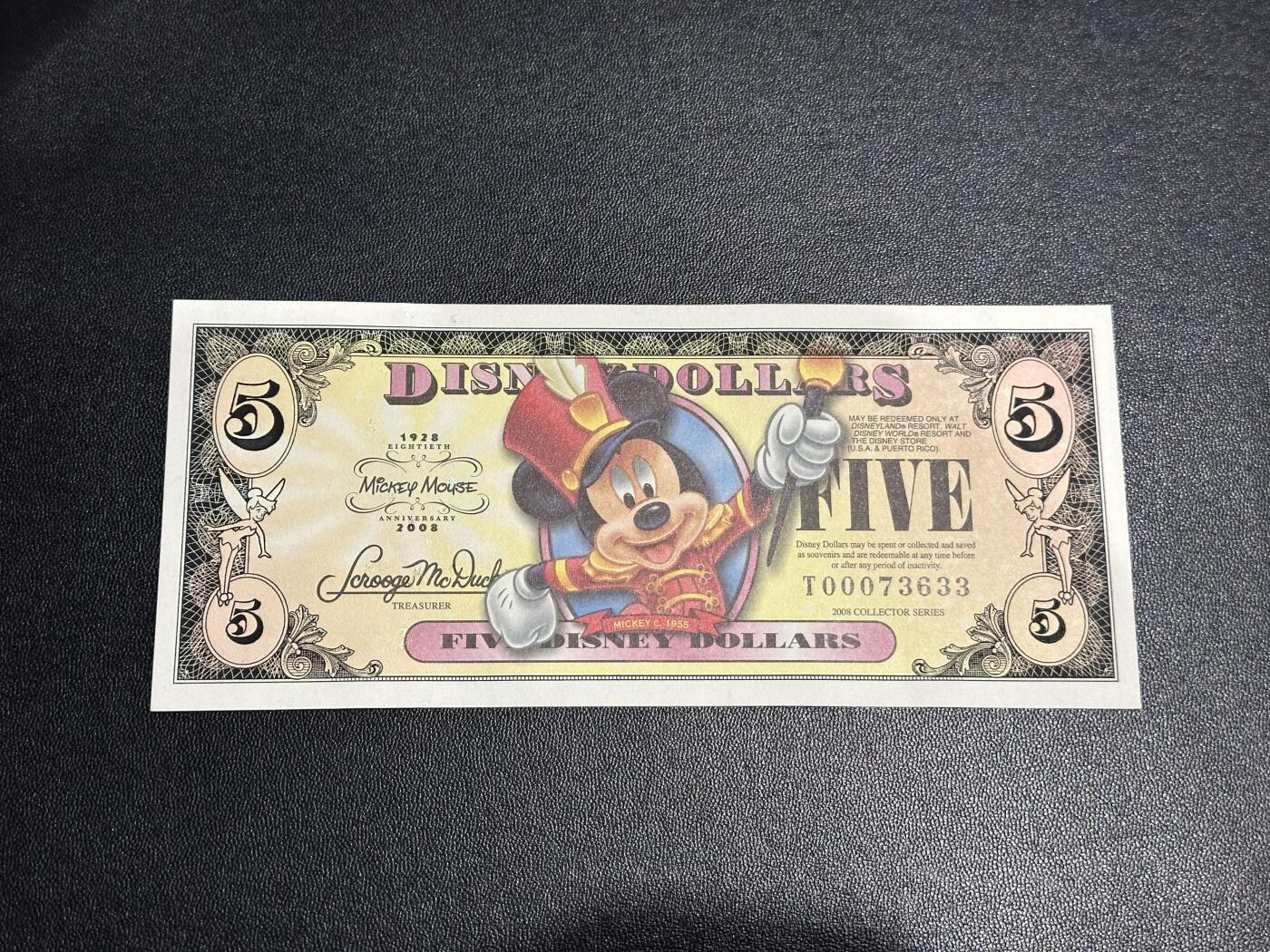 《外钞收藏家》第六百二十一期（精选场）（长期征集拍品、欢迎藏友们联系合作） 美国迪斯尼公园纪念钞 1元5张评级+5元1张全新裸币一起 
