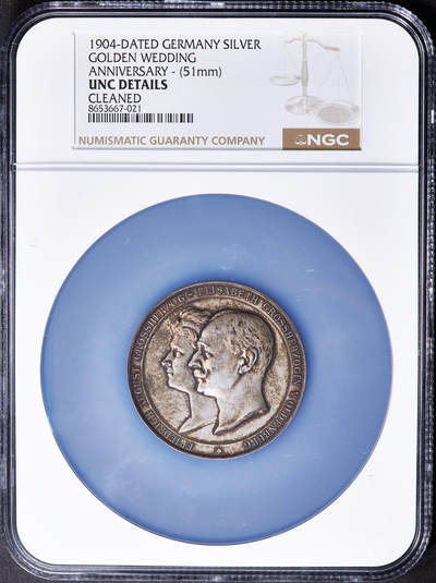 【俄甄集藏】2026年(050)04-01星期三 晚 19:30 全场包邮 - 德国奥尔登堡1904年弗里德里希·奥古斯特大公与普鲁士公主伊丽莎白金婚纪念大银章，NGC UNCD，直径：51mm，五彩包浆，名誉品种，背面为《诗篇》铭文