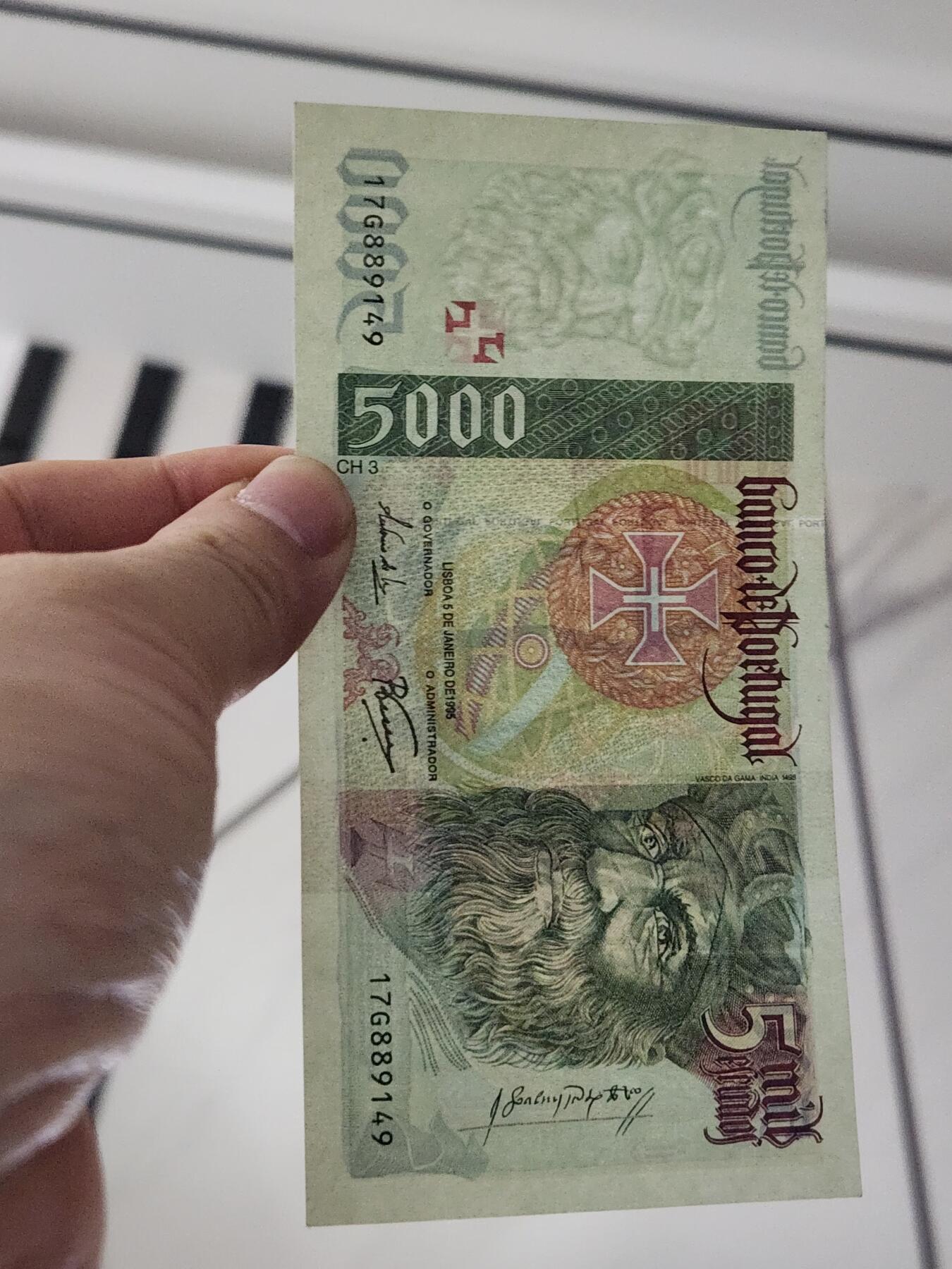 3月27号晚上8点 外国纸币自动截拍第46场 葡萄牙1995年5000首版 极美品