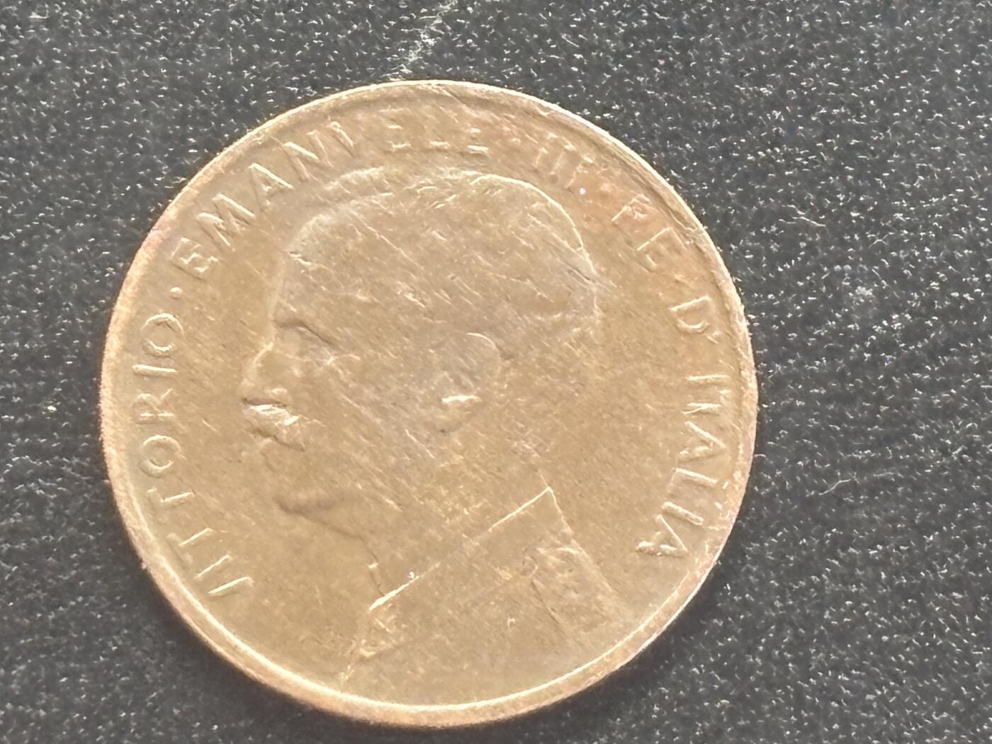 邮泉阁邮票限时拍卖第四十四场 （邮票在国外，请付邮费6元） 意大利维克托·伊曼纽尔三世国王1912年1分