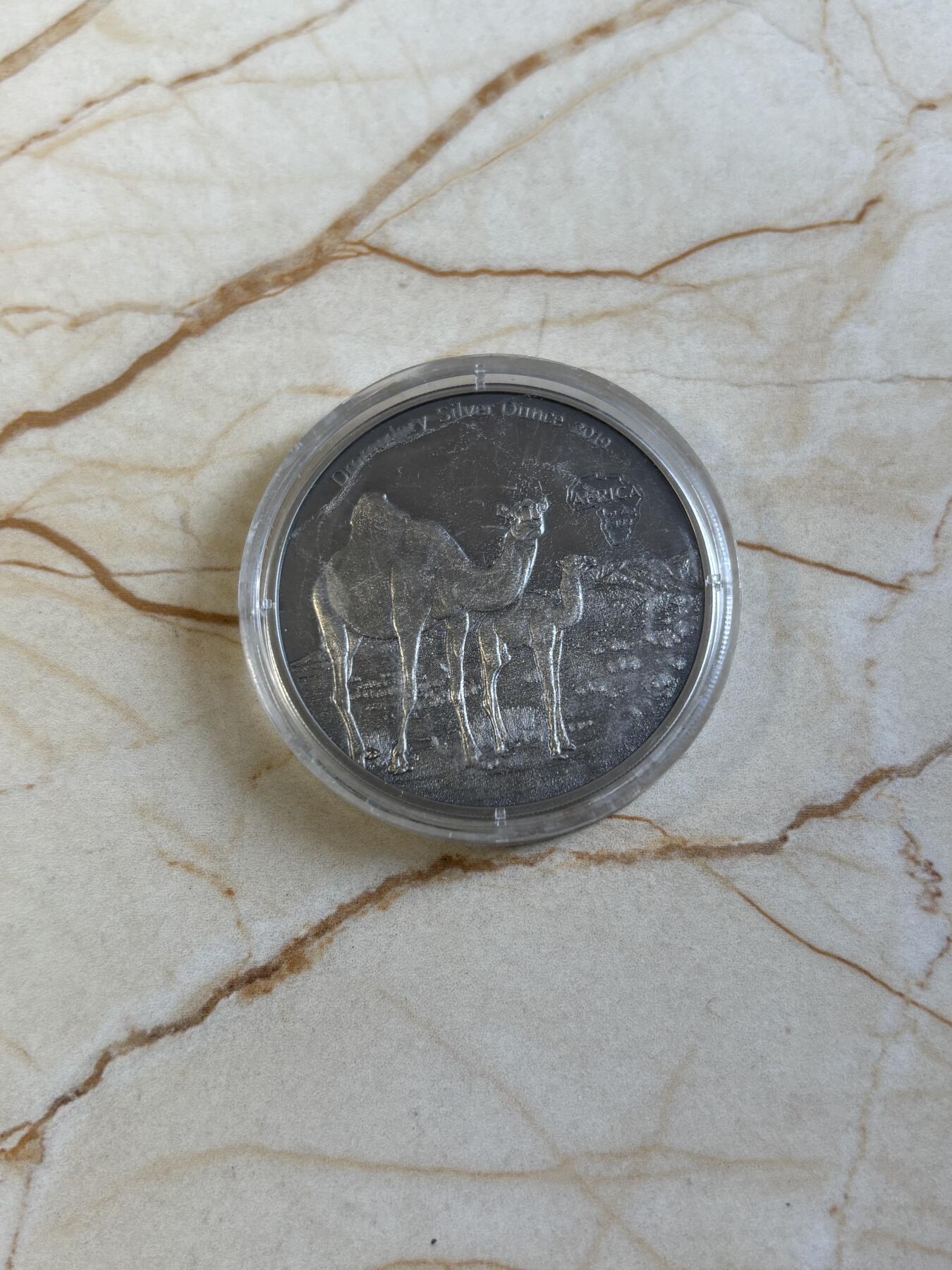 第195期拍卖 喀麦隆2019年动物骆驼1盎司仿古纪念银币，9999银，发行2000枚