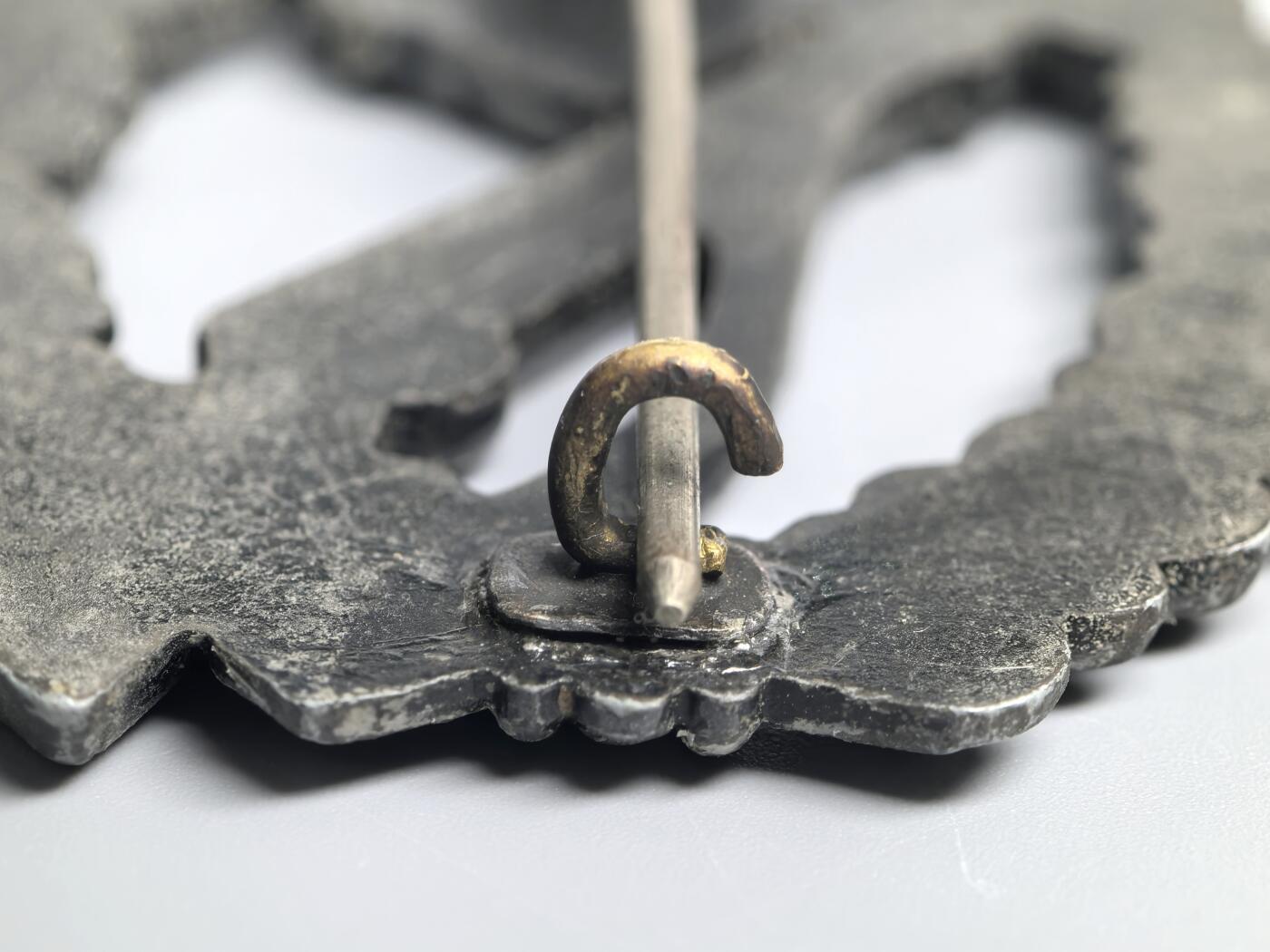 小驴勋章奖章收藏3月28日周六晚六点拍卖（珍爱和平，收藏战争，铭记历史，勿忘国耻，忠党爱国。有偿代拍，送拍规则在简介最后，参拍须阅读规则后再参拍，关系到运费包装发货时效真假辨别等关键信息，拍卖时不再发原图，看大图店主微信码在拍卖店铺介绍里）