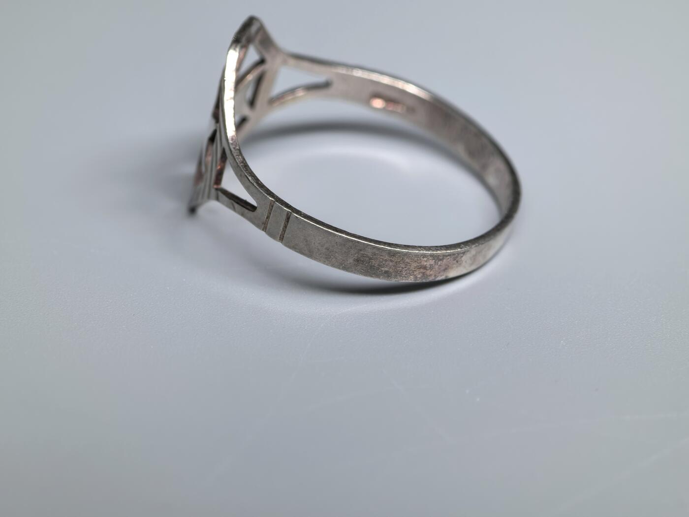 小驴勋章奖章收藏3月28日周六晚六点拍卖（珍爱和平，收藏战争，铭记历史，勿忘国耻，忠党爱国。有偿代拍，送拍规则在简介最后，参拍须阅读规则后再参拍，关系到运费包装发货时效真假辨别等关键信息，拍卖时不再发原图，看大图店主微信码在拍卖店铺介绍里） 马耳他骑士团戒指，内打银标