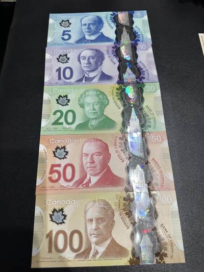 《外钞收藏家》第六百二十一期（精选场）（长期征集拍品、欢迎藏友们联系合作） - 加拿大塑料钞50-100加元 五张一起 全新UNC 尾766