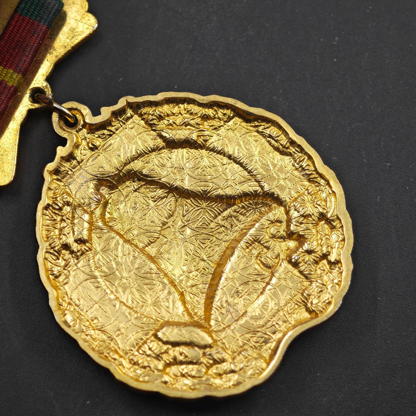 3月28日结束，精品成斌徽章钱币专场（明天继续更新） 切尔诺贝利核电站事故25周年纪念章铜制镀金