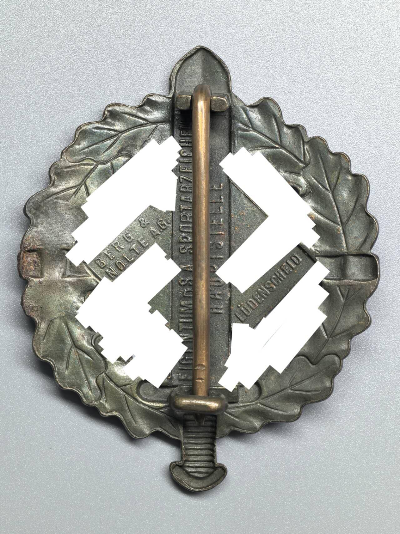 小驴勋章奖章收藏3月28日周六晚六点拍卖（珍爱和平，收藏战争，铭记历史，勿忘国耻，忠党爱国。有偿代拍，送拍规则在简介最后，参拍须阅读规则后再参拍，关系到运费包装发货时效真假辨别等关键信息，拍卖时不再发原图，看大图店主微信码在拍卖店铺介绍里） 得三SA铜级体能奖章，背打BERG & NOLTE， LÜDENSCHEID厂标（B&NL），磁性金属镀铜章体铜质别杆组合，佩戴品相