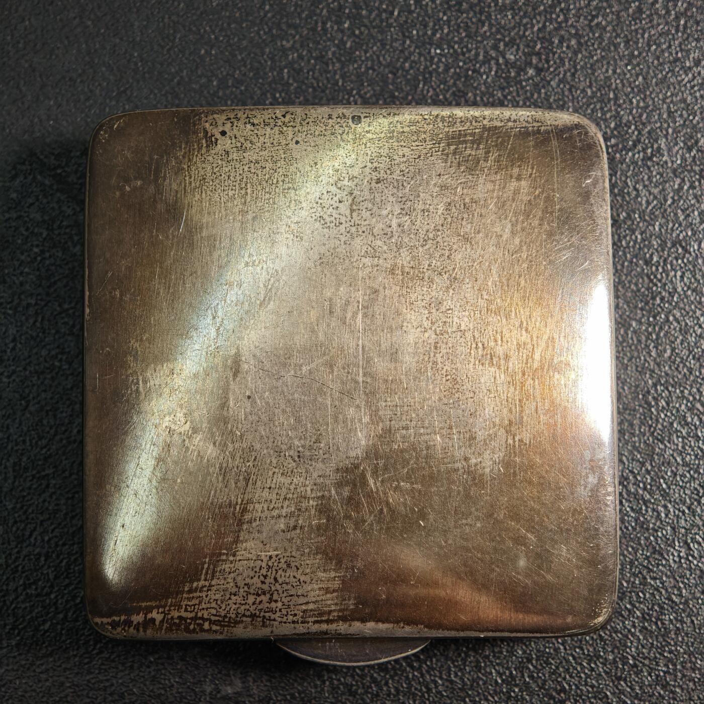 【德藏】世界币章拍卖第169期（拍品征集中~欢迎藏友联系） 1938年 英国谢菲尔德烟丝银盒 925银 银盒 原味包浆 直径约：56.5mm；重约：55.8g