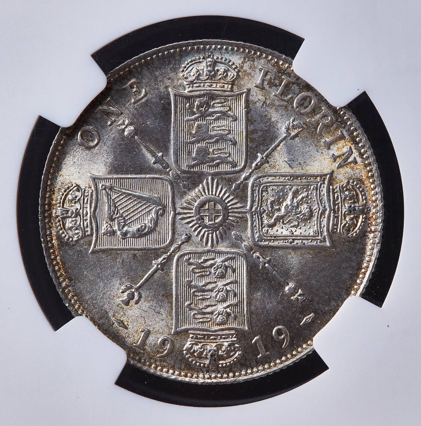 【俄甄集藏】2026年(050)04-01星期三 晚 19:30 全场包邮 英国1919年乔治五世十字1福林银币，NGC MS62，黄油环彩，转光品相