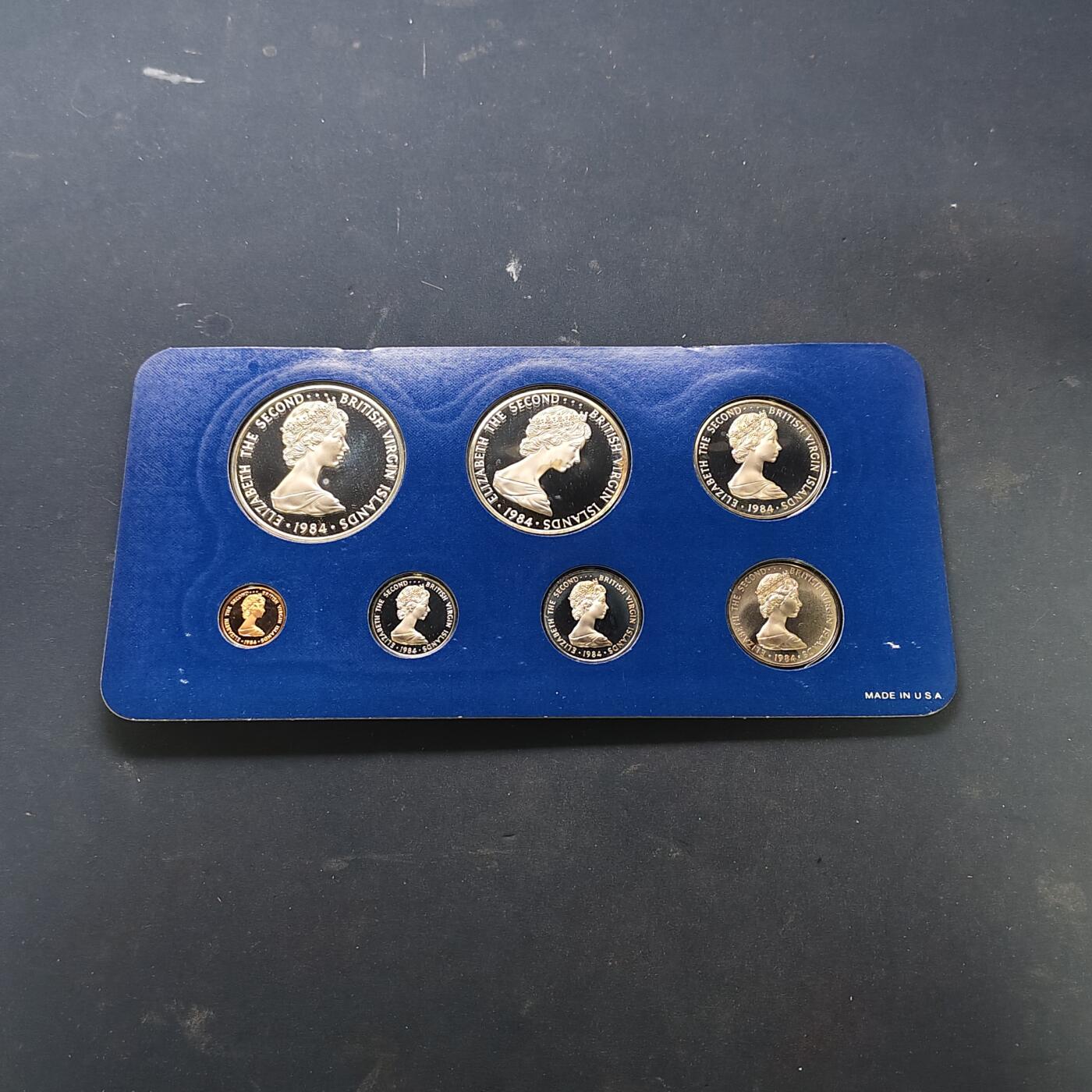 【全场包邮】纯粹捡漏拍515场 【少见】英属维尔京群岛1984年官方精制套币-含黄莺银币【42毫米40.5克92.5%】+军舰鸟银币【38.61毫米25.7克92.5%】-盒证全-量5000