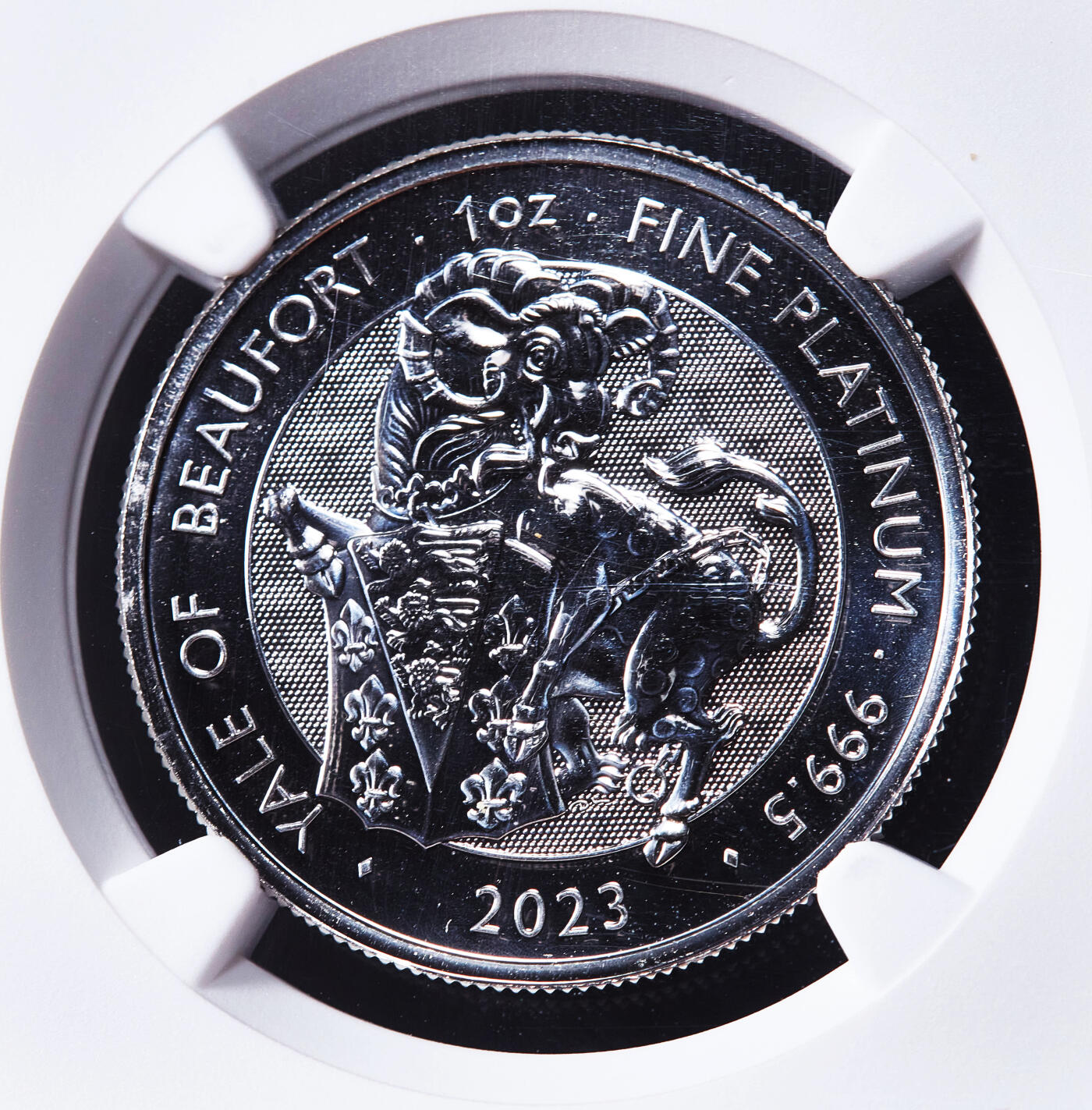 【俄甄集藏】2026年(050)04-01星期三 晚 19:30 全场包邮 英国2023年都铎王室神兽系列-博福特山羊角兽(耶鲁)100镑1盎司铂金币，NGC MS69，重31.21克，9995铂金，难得一见的品种