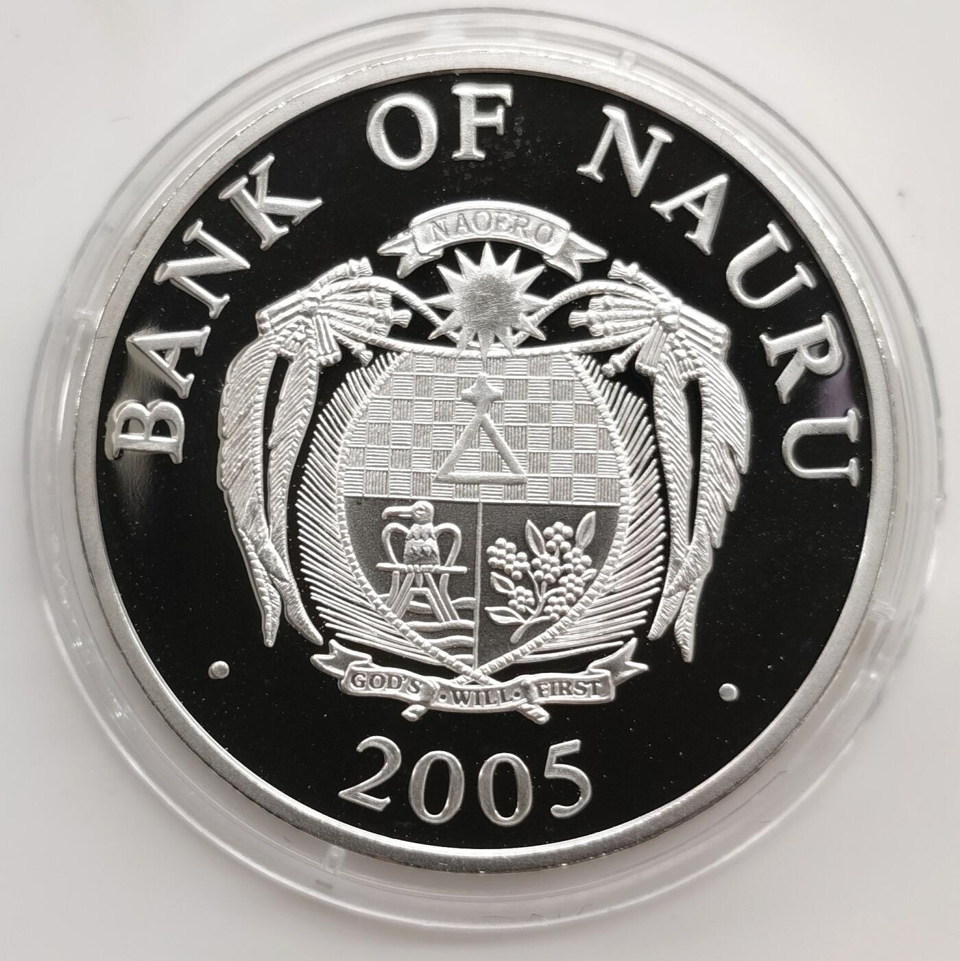 博洋堂“芳菲春韵”3月精品大拍专场暨第166期（全场包邮） 瑙鲁2005年10元带镀金插件反向精制银币 欧洲地标-维也纳圣斯蒂芬教堂（奥地利） 1盎司999银 发行量：2千 带证