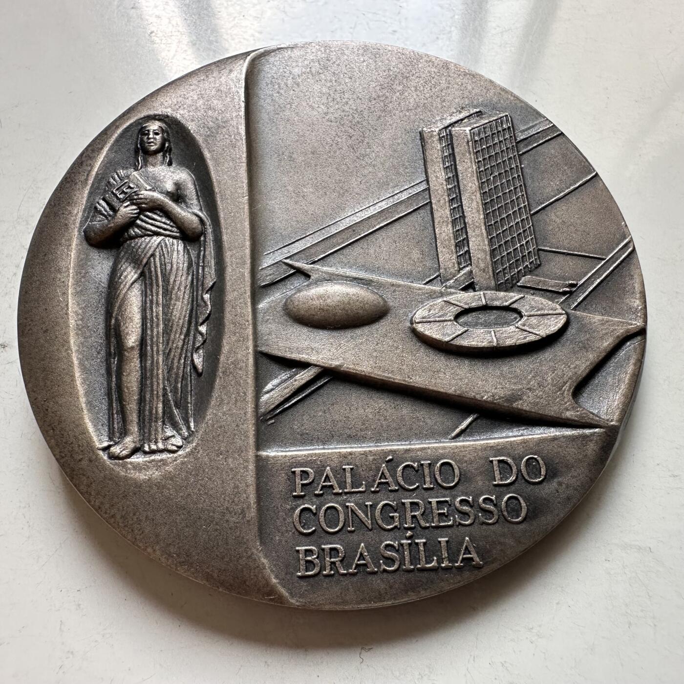 🌹外币初藏🌹🐯2026年第34场   每周二四六晚8️⃣点 接代拍 巴西 1889年 共和国成立 国会宫纪念章 - 重112.5克-直径 70m m