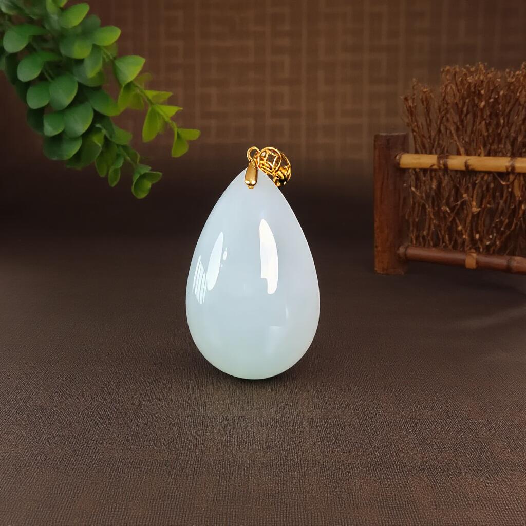 碧月说宝 君子怀瑾·当代和田玉清风专场(五) 18K和田玉水滴吊坠