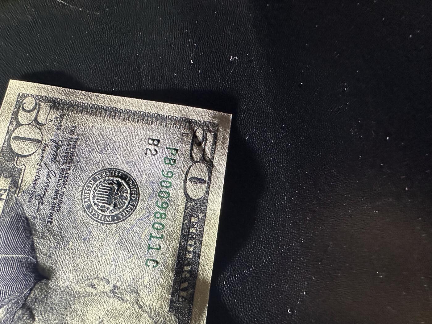 《外钞收藏家》第六百二十一期（精选场）（长期征集拍品、欢迎藏友们联系合作） 2017年美国彩版50美元 倒置号 全新 但一个角有压印