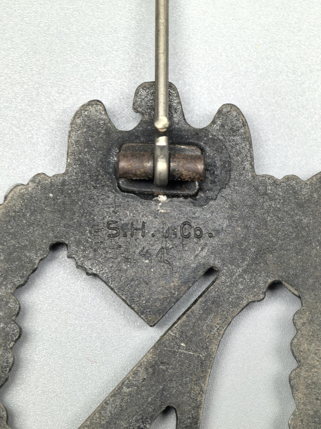 小驴勋章奖章收藏3月28日周六晚六点拍卖（珍爱和平，收藏战争，铭记历史，勿忘国耻，忠党爱国。有偿代拍，送拍规则在简介最后，参拍须阅读规则后再参拍，关系到运费包装发货时效真假辨别等关键信息，拍卖时不再发原图，看大图店主微信码在拍卖店铺介绍里）