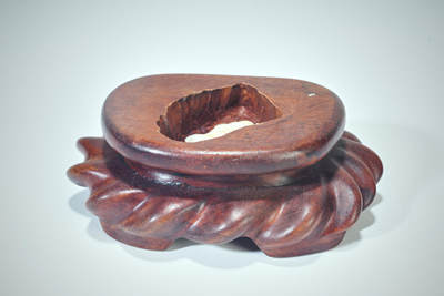 上海都达杂项专场八十【全场包邮】 - 清代花梨木随型底座1-9