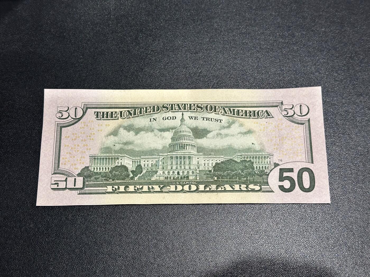 《外钞收藏家》第六百二十一期（精选场）（长期征集拍品、欢迎藏友们联系合作） 2017年美国彩版50美元 倒置号 全新 但一个角有压印