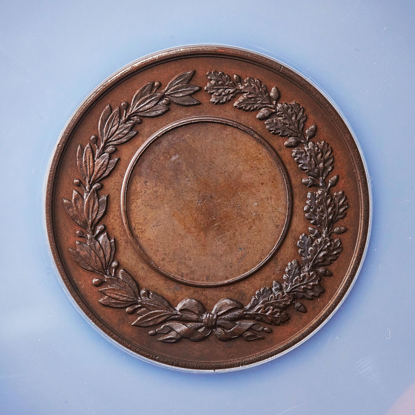 【俄甄集藏】2026年(050)04-01星期三 晚 19:30 全场包邮 法属加拿大1872年纪念法属圣昆廷射击节大铜章，NGC MS61，巧克力包浆，直径51mm，非常稀有的殖民地射击节大铜章，重：63.2克