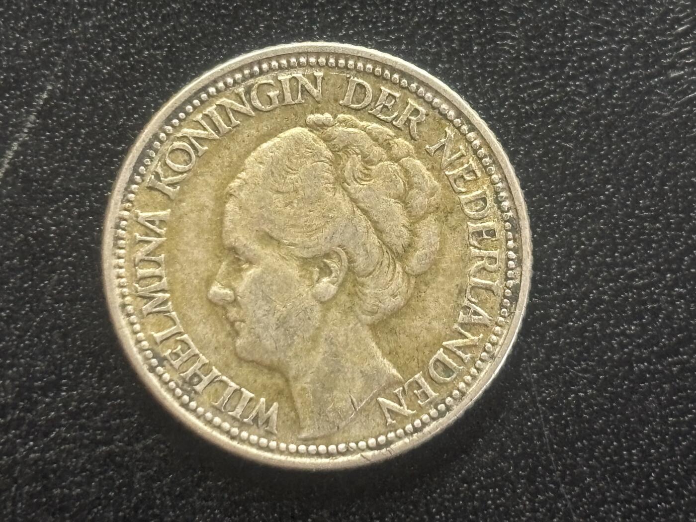 邮泉阁邮票限时拍卖第四十四场 （邮票在国外，请付邮费6元） 荷兰威廉明娜女王1928年25分银币