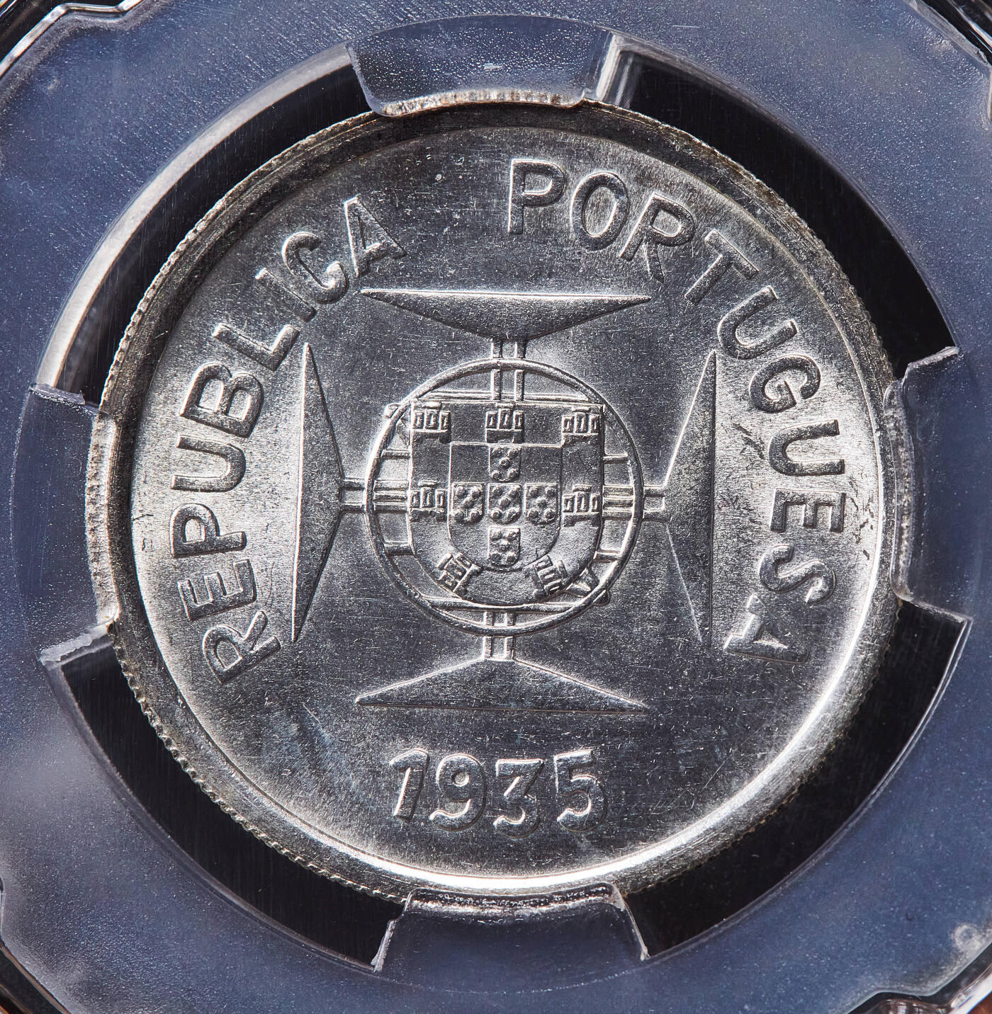 【俄甄集藏】2026年(050)04-01星期三 晚 19:30 全场包邮 葡属印度1935年1卢比银币，信泰 MS64，转光品相，重12克，917银