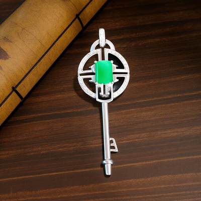 碧月说宝 君子怀瑾·当代和田玉清风专场(五) - 18k金冰种阳绿钥匙