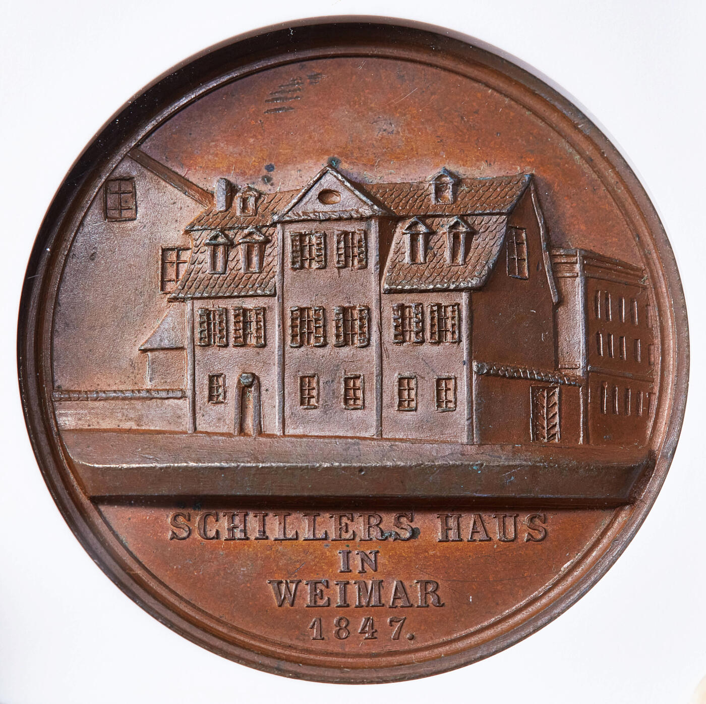 【俄甄集藏】2026年(050)04-01星期三 晚 19:30 全场包邮 德国1847年纪念古典文学家弗里德里希·席勒故居大铜章，NGC MS63，巧克力包浆，高浮雕，雕刻家法基留斯作品，直径42mm