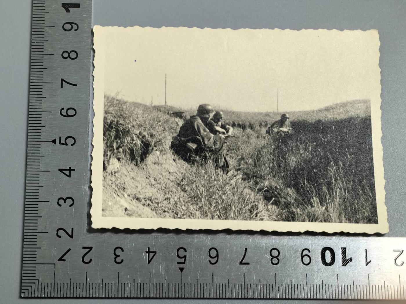 小驴勋章奖章收藏3月28日周六晚六点拍卖（珍爱和平，收藏战争，铭记历史，勿忘国耻，忠党爱国。有偿代拍，送拍规则在简介最后，参拍须阅读规则后再参拍，关系到运费包装发货时效真假辨别等关键信息，拍卖时不再发原图，看大图店主微信码在拍卖店铺介绍里）