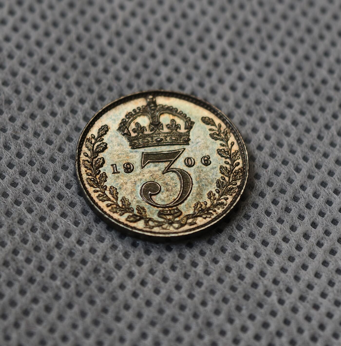 “方寸甄品”甄品场，甄臻铺-世界币章拍卖（第57期，直播拍卖），送拍享返佣金等优惠多多 英国1906年爱德华七世濯足币洗脚币，品相和包浆都非常在线，黑彩耀眼，PL质感，非原盒