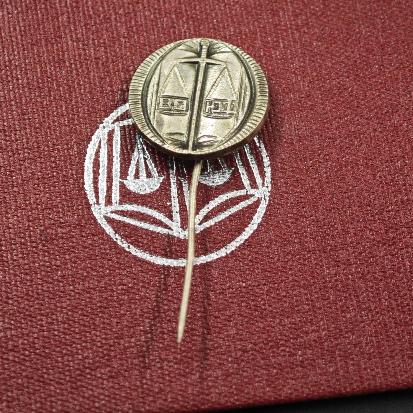 3月28日结束，精品成斌徽章钱币专场（明天继续更新）