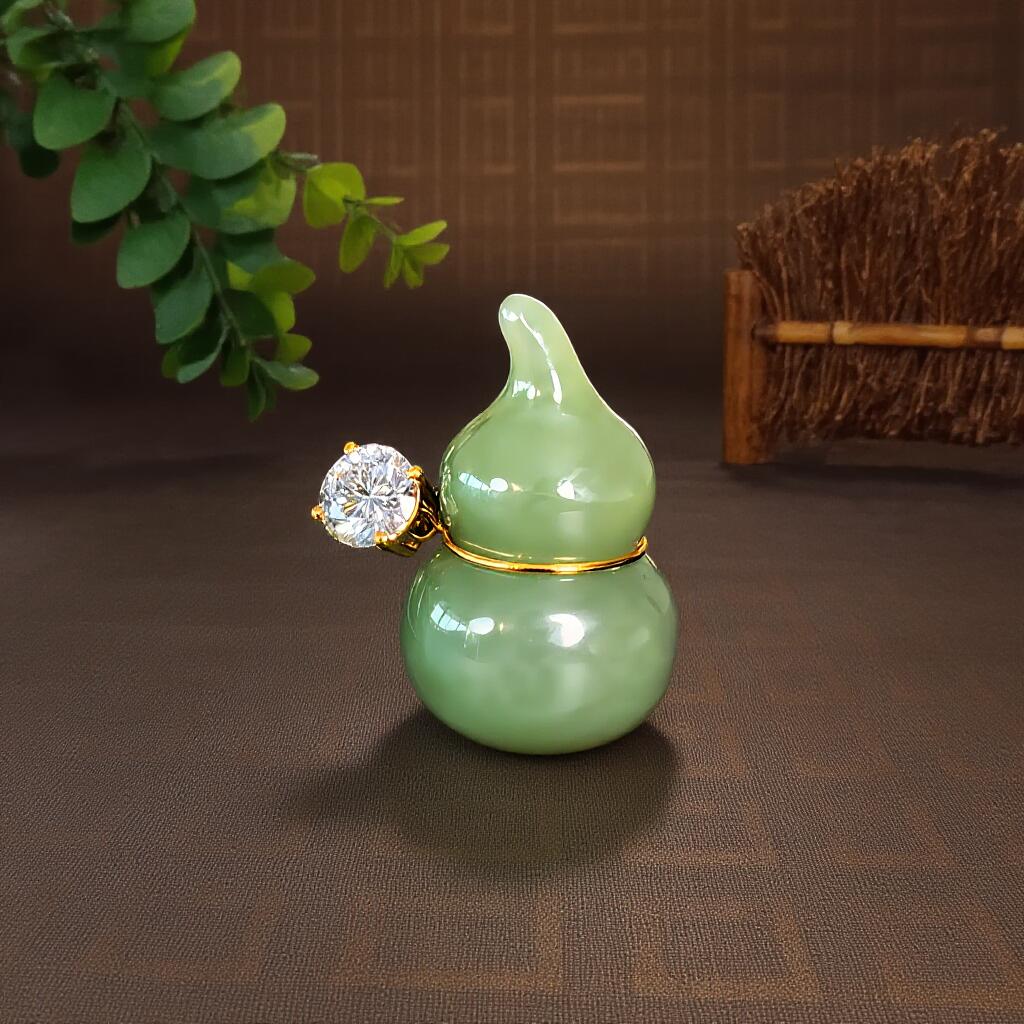 碧月说宝 君子怀瑾·当代和田玉清风专场(五) 18K且末蓝葫芦吊坠