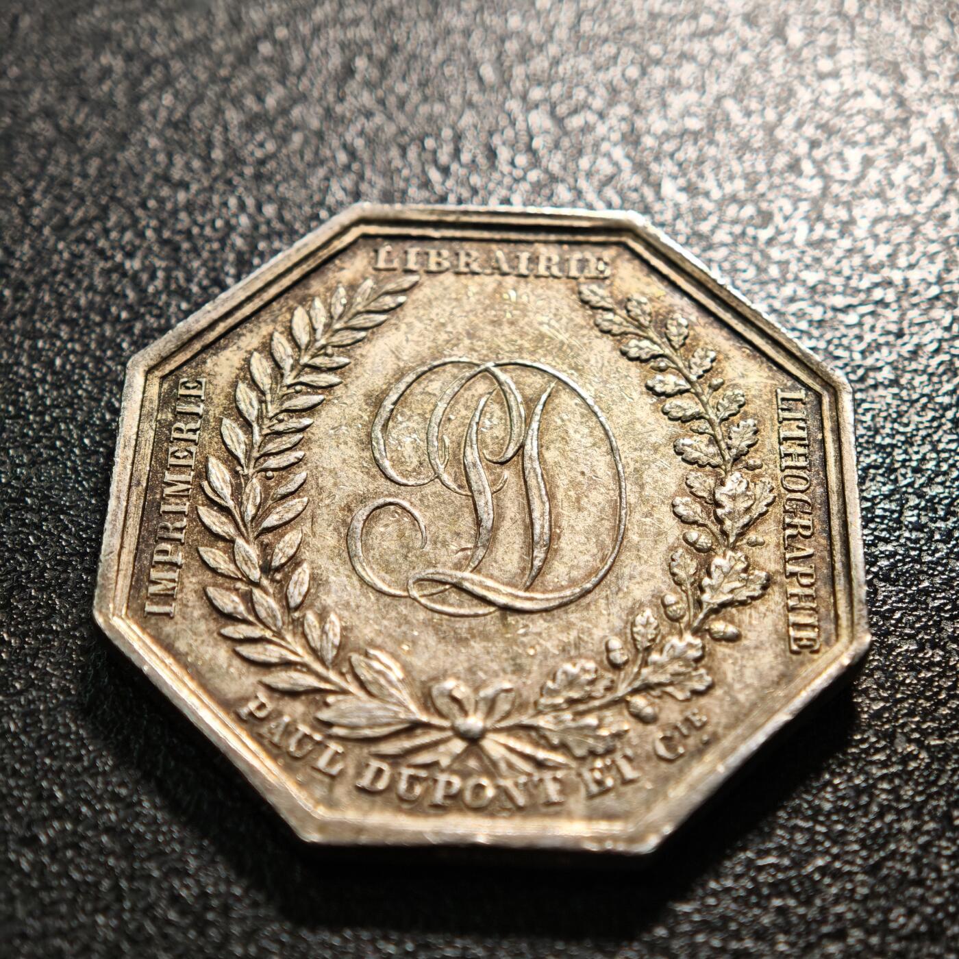 【德藏】世界币章拍卖第169期（拍品征集中~欢迎藏友联系） 18**年 法国印刷出版业八角代用币银章 高浮雕 丰饶角边铭 直径约：34.9mm；重约：19.2g 原味包浆