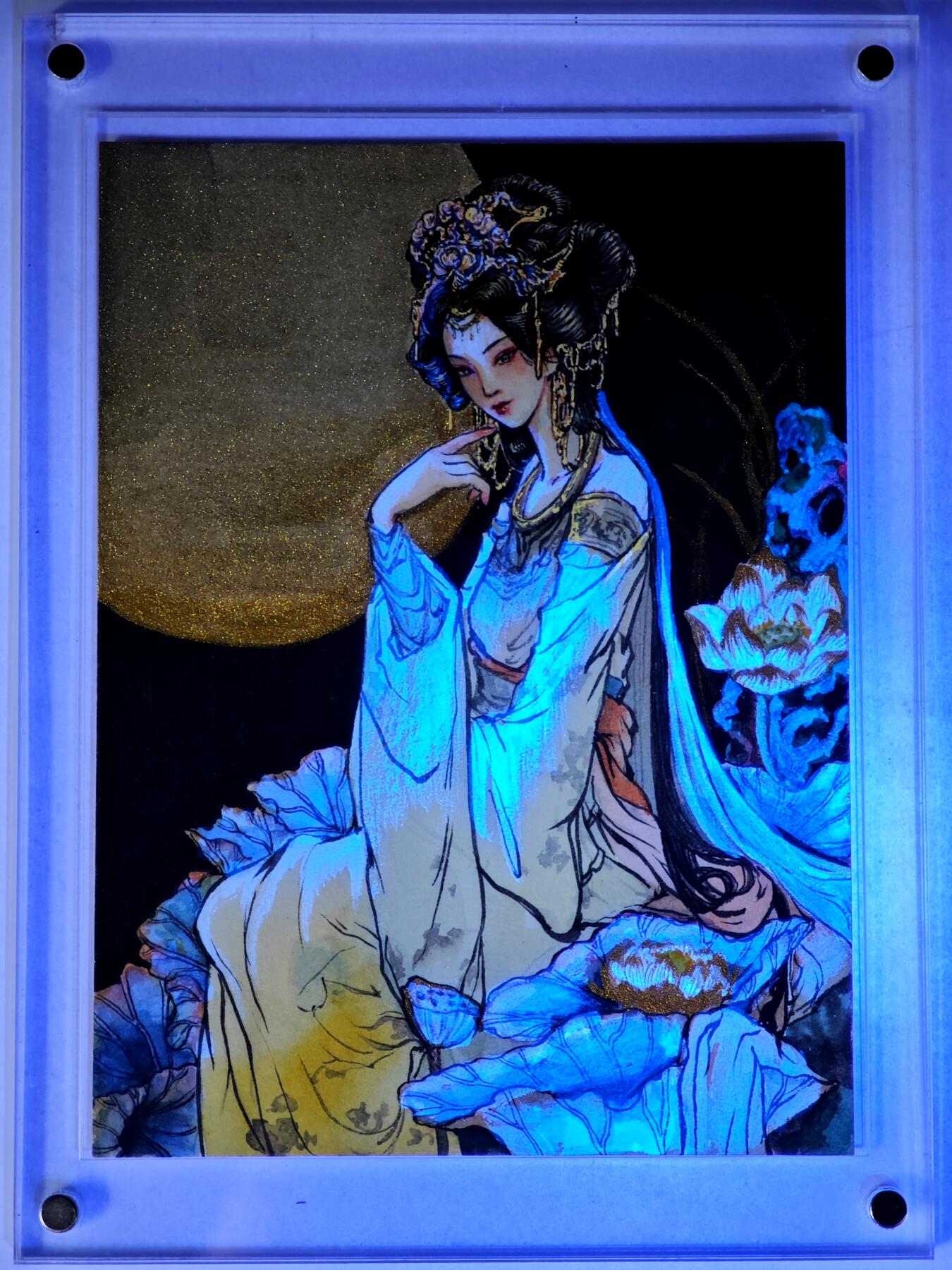 白泽拍卖卡牌手绘专场第34期（花朝去了又春分 草如茵 柳烟新） 2025 艺方文创 手绘卡 荷中仙 尺寸：9.9cm*13.2cm 带特效  瑞亲签 卡砖封装