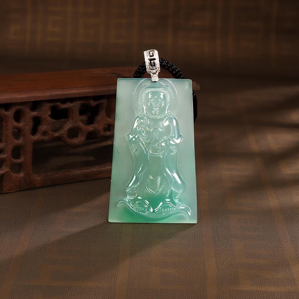 碧月说宝 君子怀瑾·当代和田玉清风专场(五) 18k镶钻高冰晴水站观音吊坠