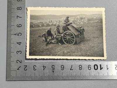 小驴勋章奖章收藏3月28日周六晚六点拍卖（珍爱和平，收藏战争，铭记历史，勿忘国耻，忠党爱国。有偿代拍，送拍规则在简介最后，参拍须阅读规则后再参拍，关系到运费包装发货时效真假辨别等关键信息，拍卖时不再发原图，看大图店主微信码在拍卖店铺介绍里） - 炮兵士兵照片