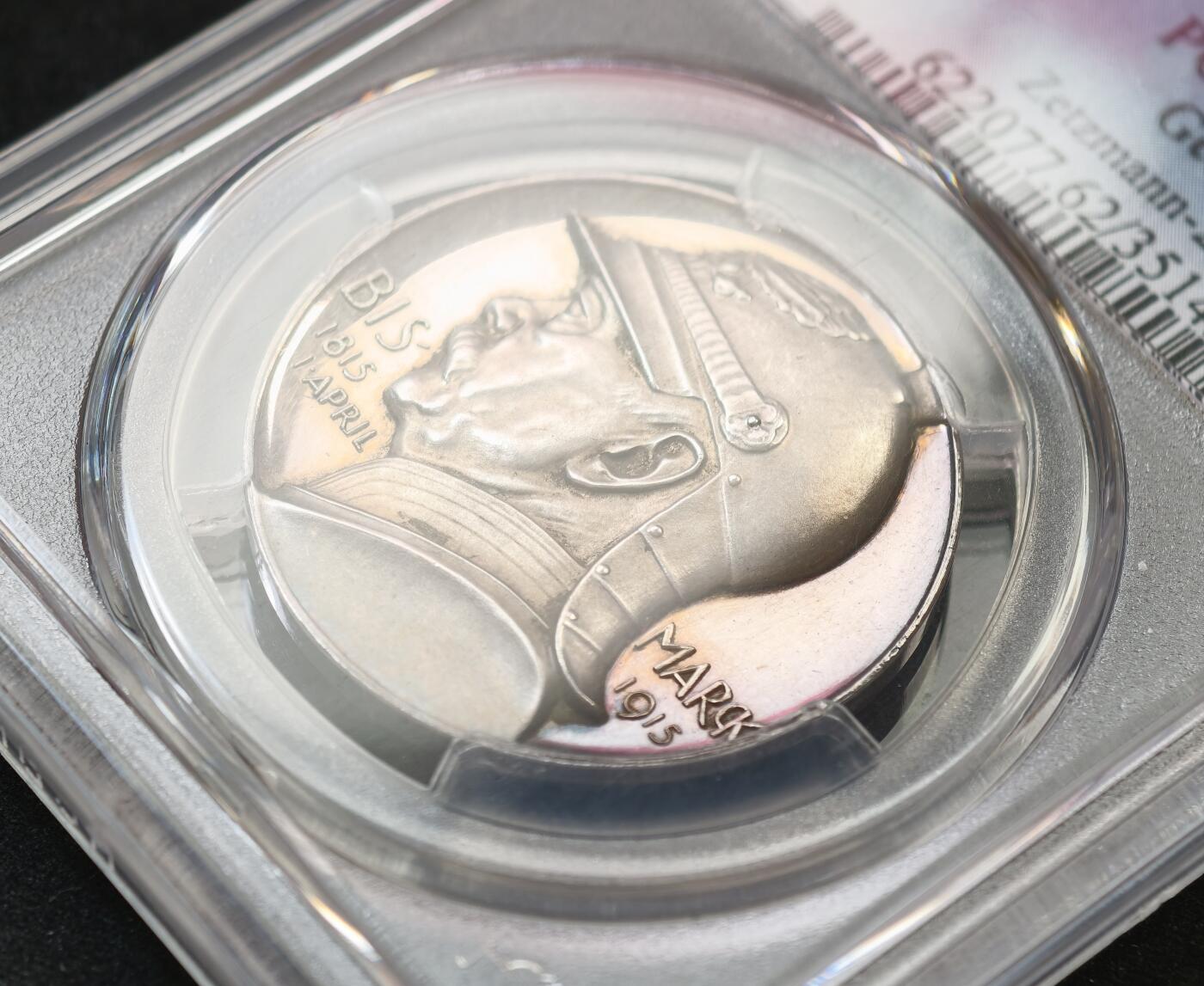 “方寸甄品”甄品场，甄臻铺-世界币章拍卖（第57期，直播拍卖），送拍享返佣金等优惠多多 PCGS-SP62 1915年德国纪念俾斯麦诞辰百年纪念银章，含高清大图，反面：中央描绘俾斯麦纪念柱，铭文，赞颂“德国统一与伟大”的历史功绩