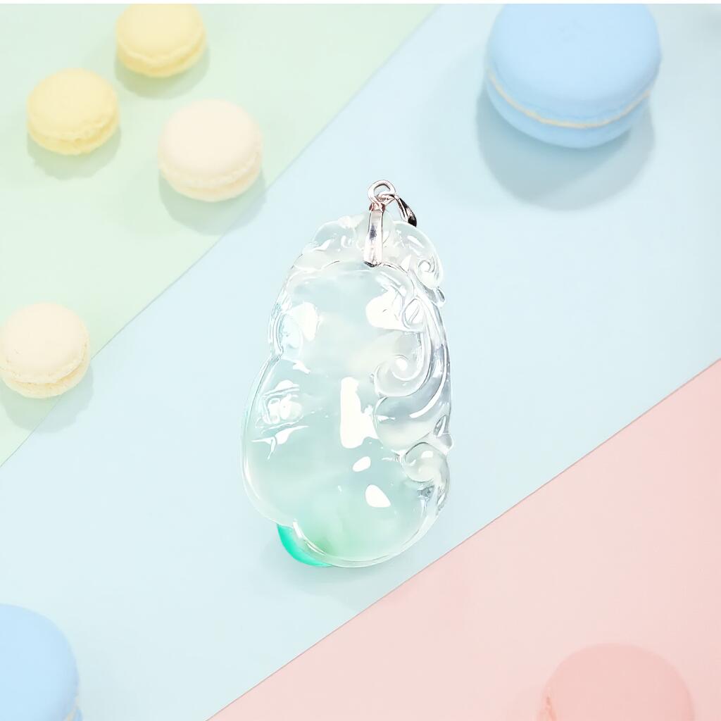 碧月说宝 君子怀瑾·当代和田玉清风专场(六) 18k金冰种翡翠飘阳绿如意