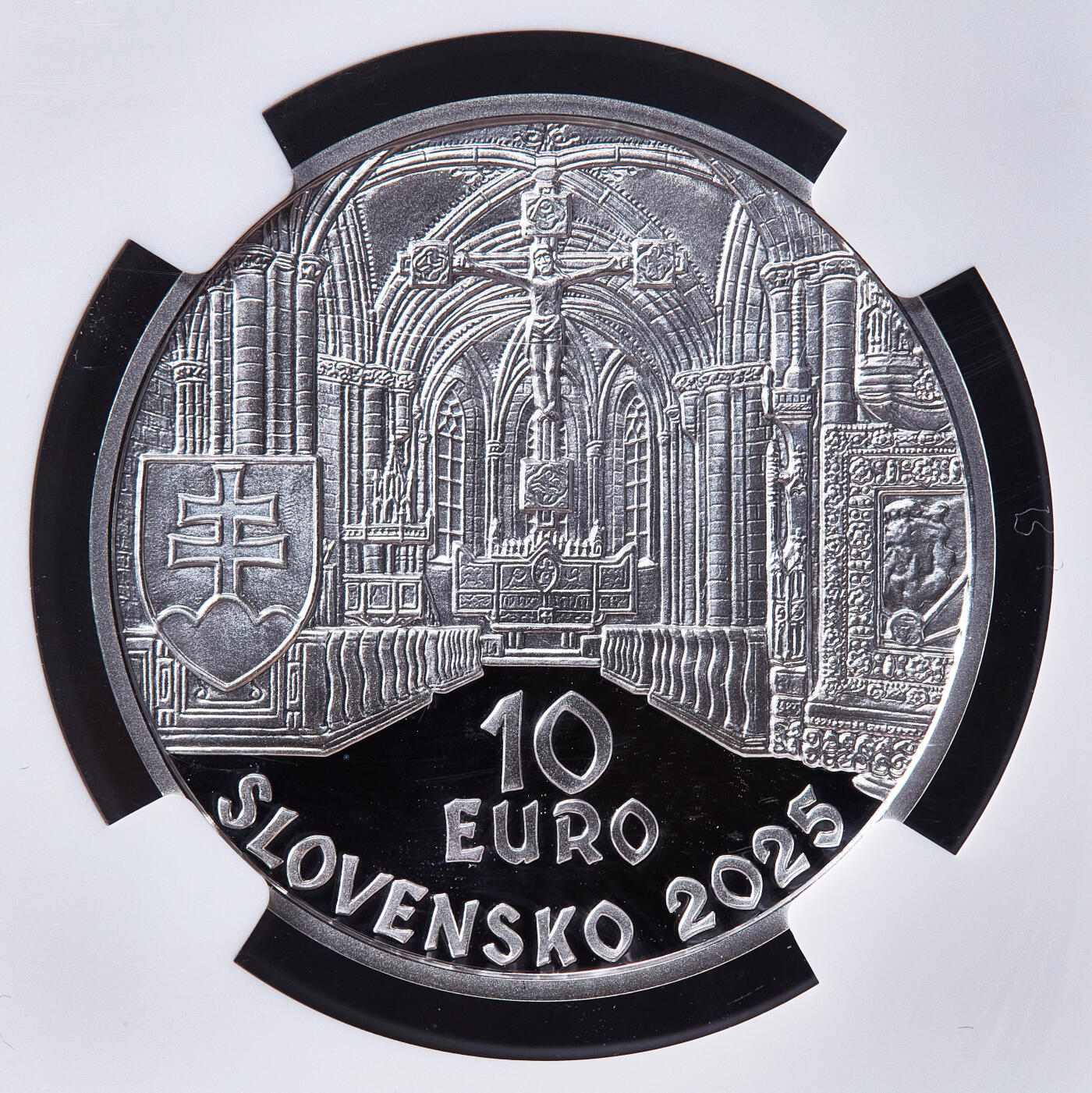 【俄甄集藏】2026年(050)04-01星期三 晚 19:30 全场包邮 斯洛伐克2025年纪念贝纳迪克修道院建成950周年10欧元精制银币，NGC PF69UC，特殊标签，重量18克，900银，发行量：10700枚