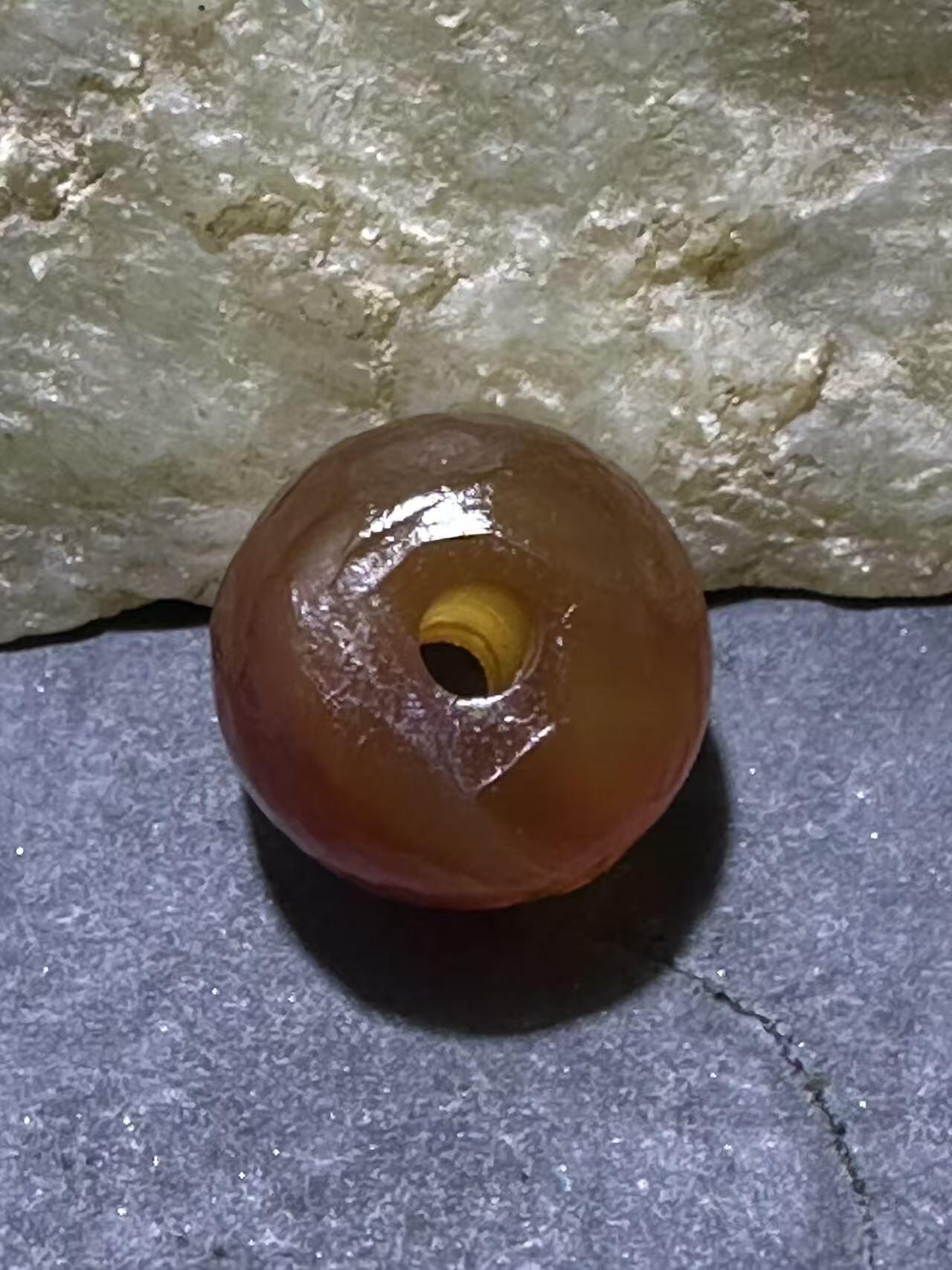 精美冰透高玉化风化纹缠丝玛瑙老形桶珠一颗