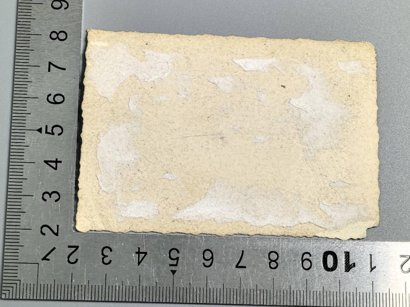 小驴勋章奖章收藏3月28日周六晚六点拍卖（珍爱和平，收藏战争，铭记历史，勿忘国耻，忠党爱国。有偿代拍，送拍规则在简介最后，参拍须阅读规则后再参拍，关系到运费包装发货时效真假辨别等关键信息，拍卖时不再发原图，看大图店主微信码在拍卖店铺介绍里） 一组士兵在分发训练武器照片