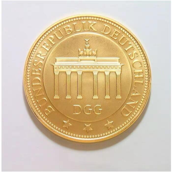 德国勃兰登堡门+鹰徽+州徽 高浮雕精制大镀金章 40MM