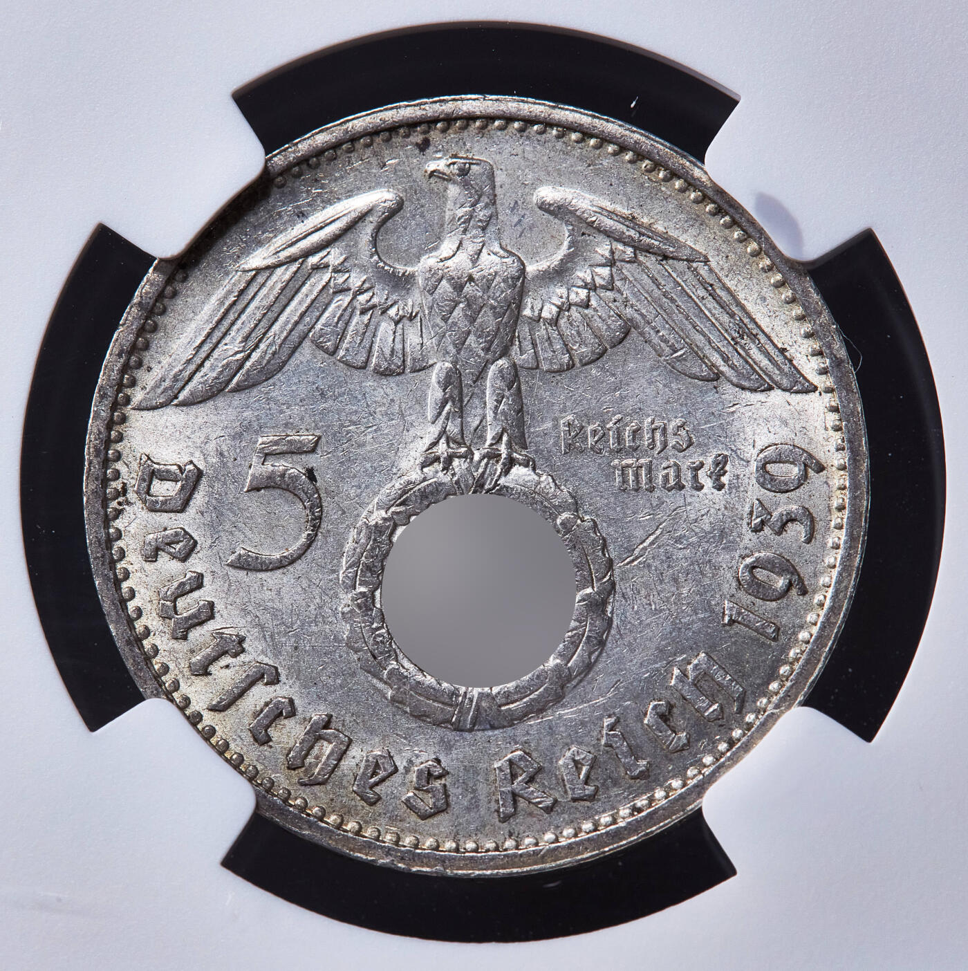 【俄甄集藏】2026年(050)04-01星期三 晚 19:30 全场包邮 德国第三帝国1939年G版兴登堡党徽5马克银币，NGC MS63，转光品相，原图联系客服或官网查询