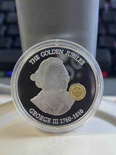 第195期拍卖 - 东加勒比2002年君王系列乔治三世精制镀金纪念银币，925银镀金，28.28克