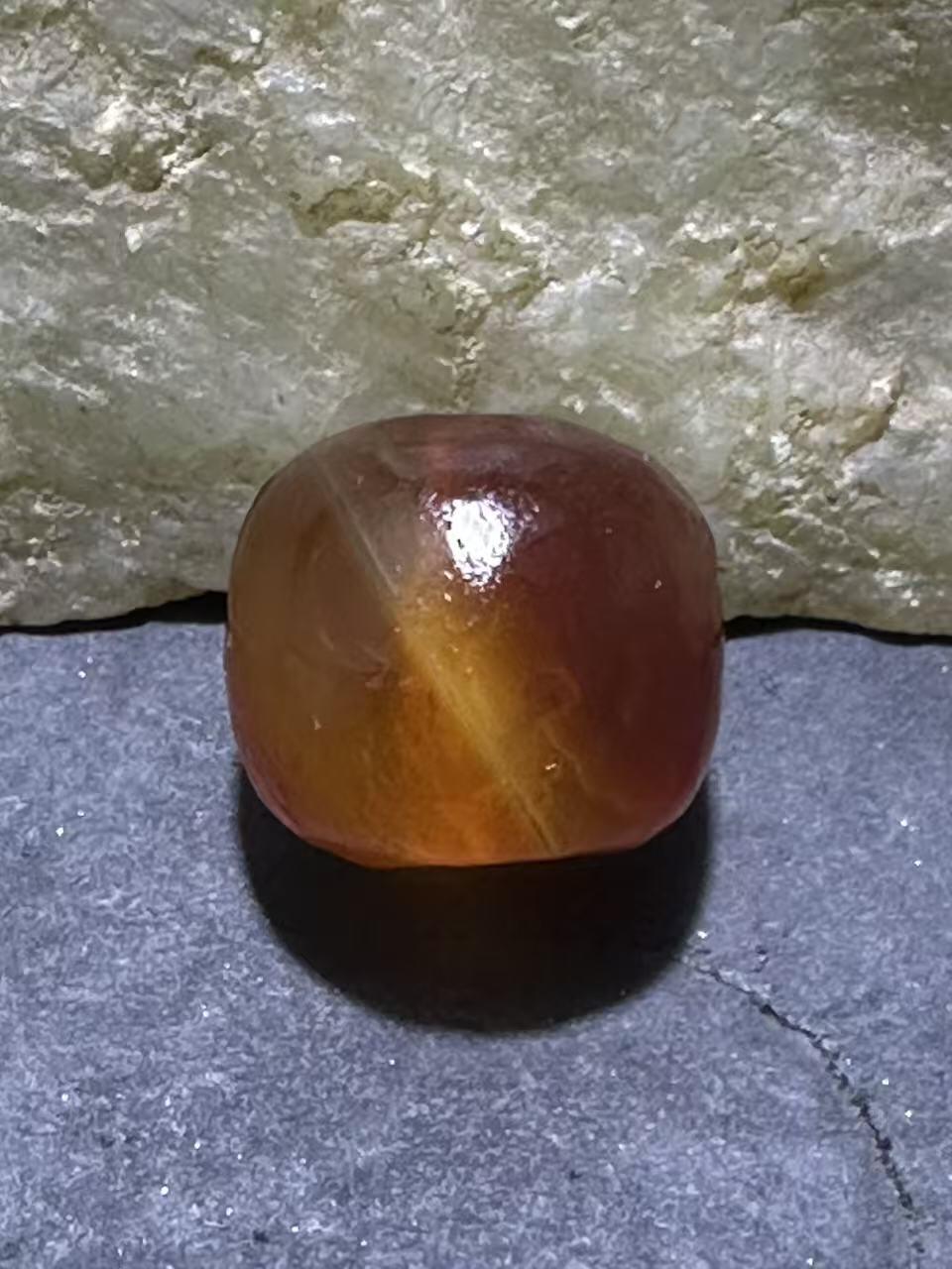 精美冰透高玉化风化纹缠丝玛瑙老形桶珠一颗