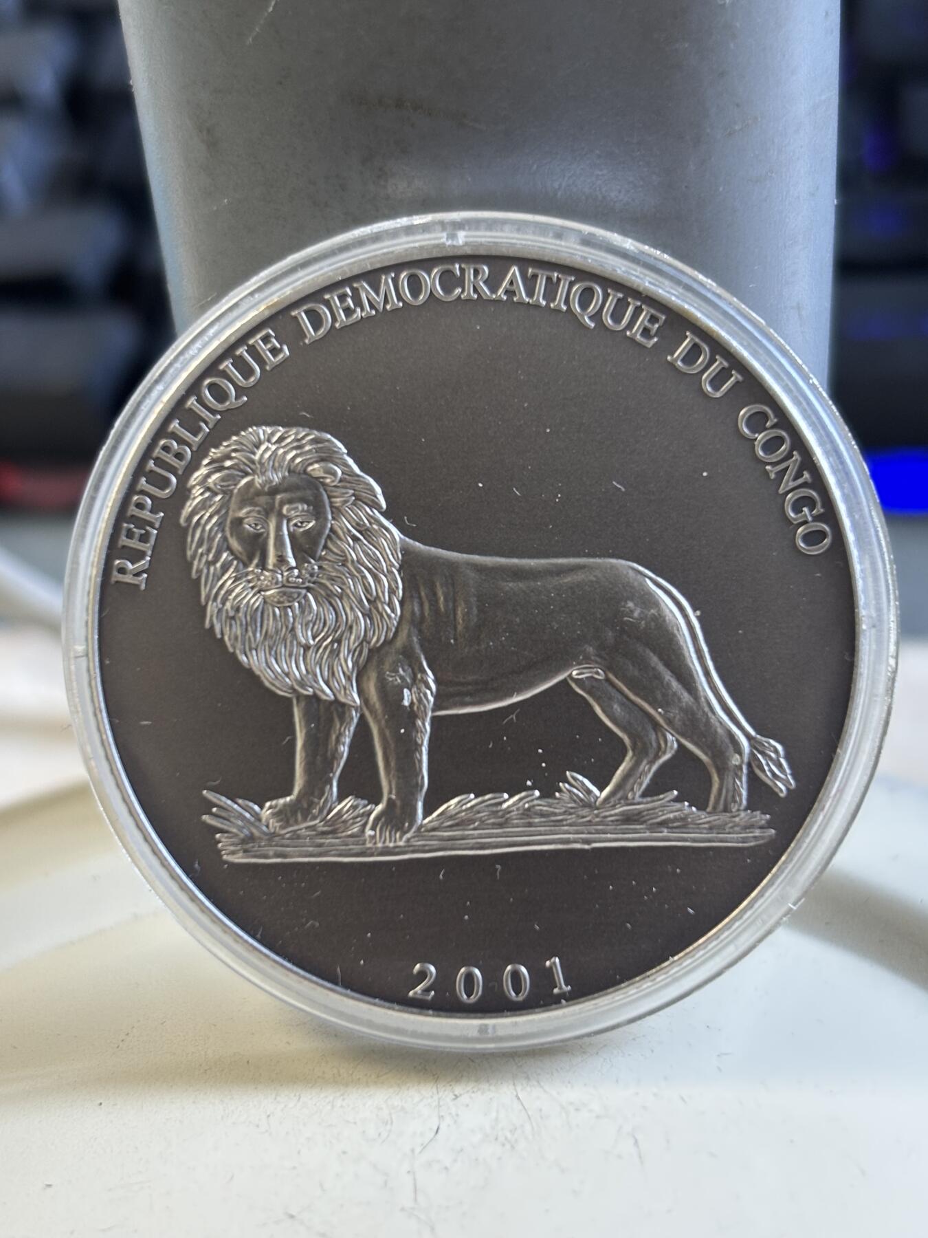 第195期拍卖 刚果加纳2001年古代太阳神马车凹凸银币两枚，999银，31.1克*2，发行15000套