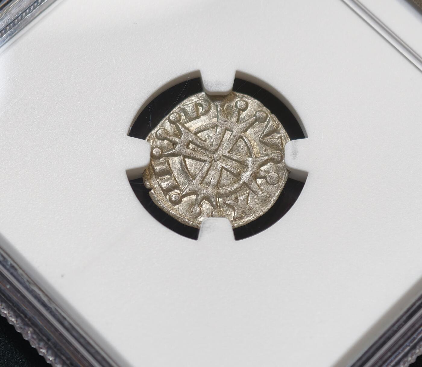 “方寸甄品”甄品场，甄臻铺-世界币章拍卖（第57期，直播拍卖），送拍享返佣金等优惠多多 NGC-MS63 中世纪法国图卢兹，NGC中世纪特殊标签，雷蒙德伯爵家族发行，雷蒙德五世-七世，唯一冠军分，顶级收藏，品种也是非常罕见，NGC评级总数才62枚，正反图案铭文非常清晰