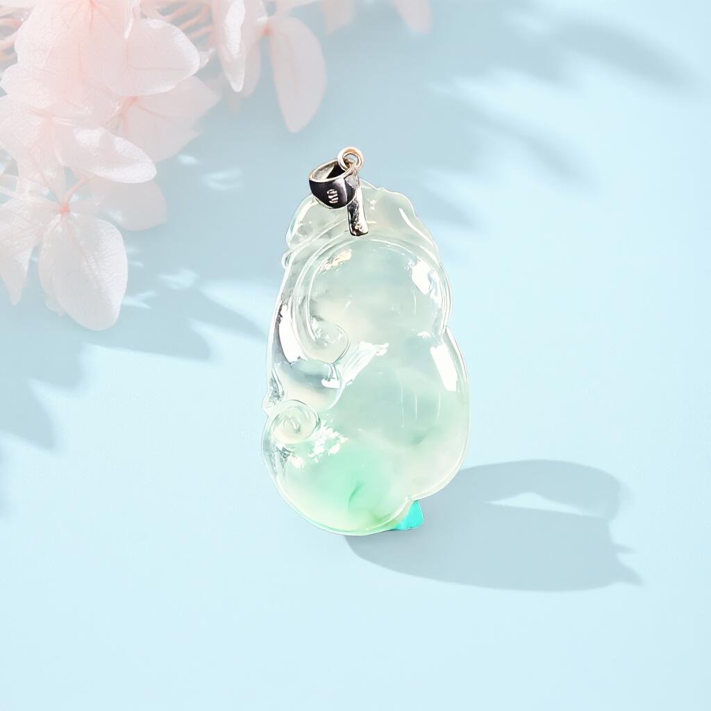 碧月说宝 君子怀瑾·当代和田玉清风专场(六) 18k金冰种翡翠飘阳绿如意