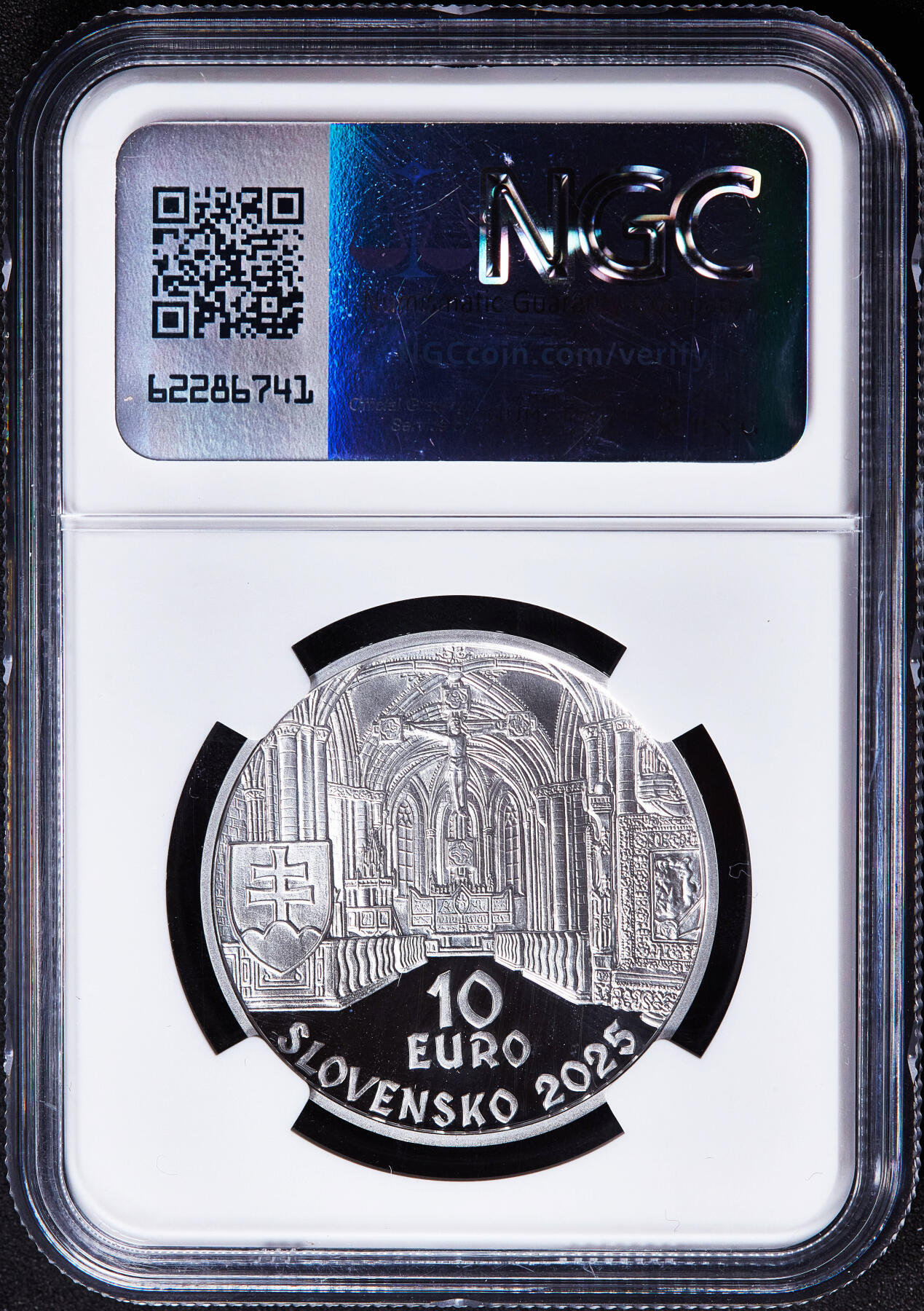 【俄甄集藏】2026年(050)04-01星期三 晚 19:30 全场包邮 斯洛伐克2025年纪念贝纳迪克修道院建成950周年10欧元精制银币，NGC PF69UC，特殊标签，重量18克，900银，发行量：10700枚