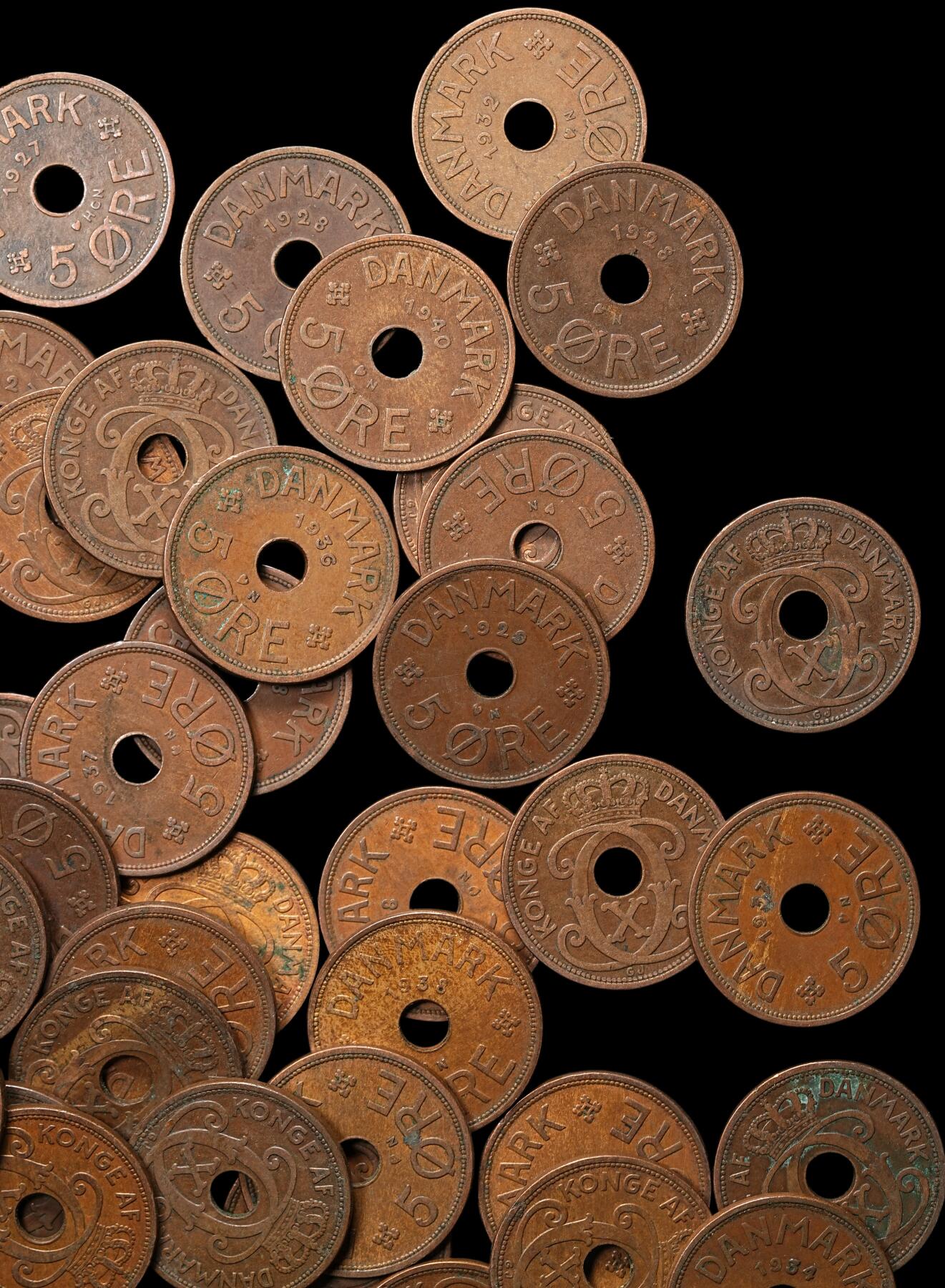 修遠堂世界钱币第109期 丹麦中孔5欧尔铜币45枚，1927-1940年